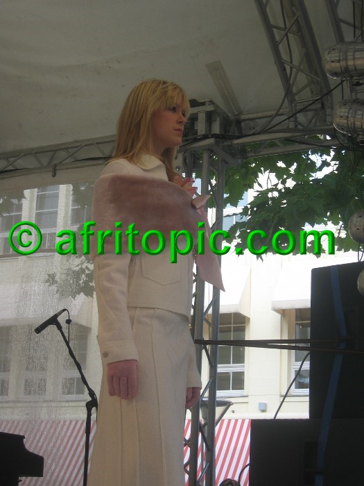 ../Images/Krefeld-Strssenmodenschau-2005 064.jpg